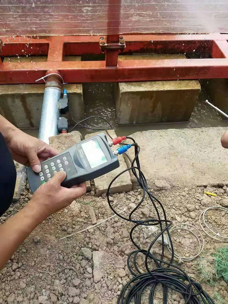 手持式超聲波流量計現場 手持式超聲波流量計現場